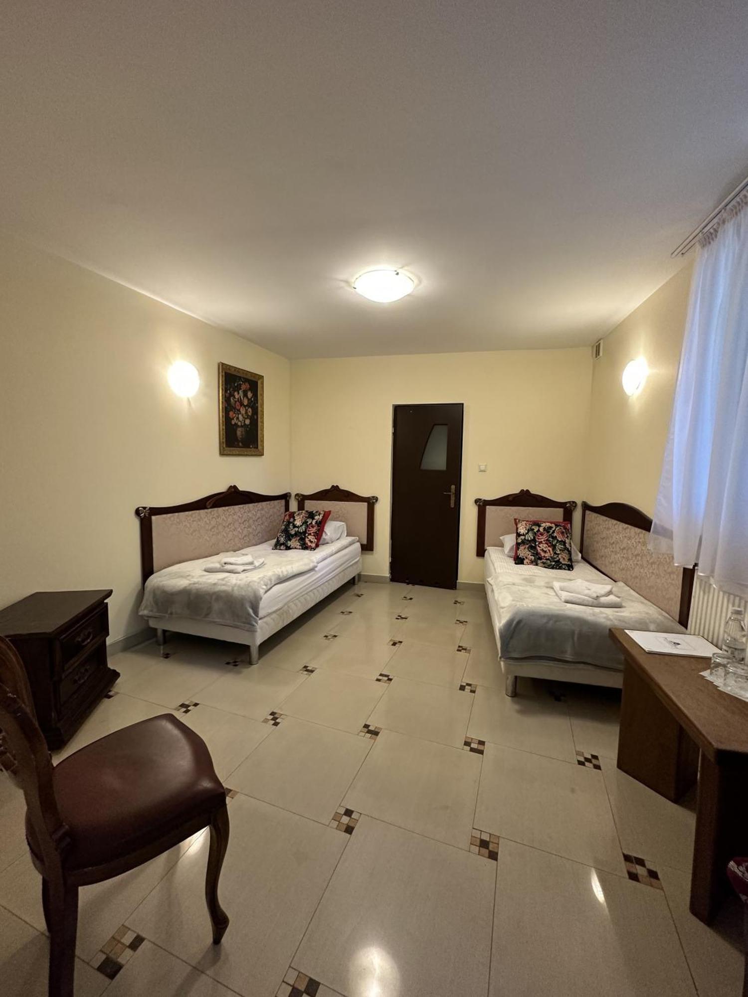 Palac Tarnowskich Hotel & Restauracja & Spa Ostrowiec Świętokrzyski Exterior foto
